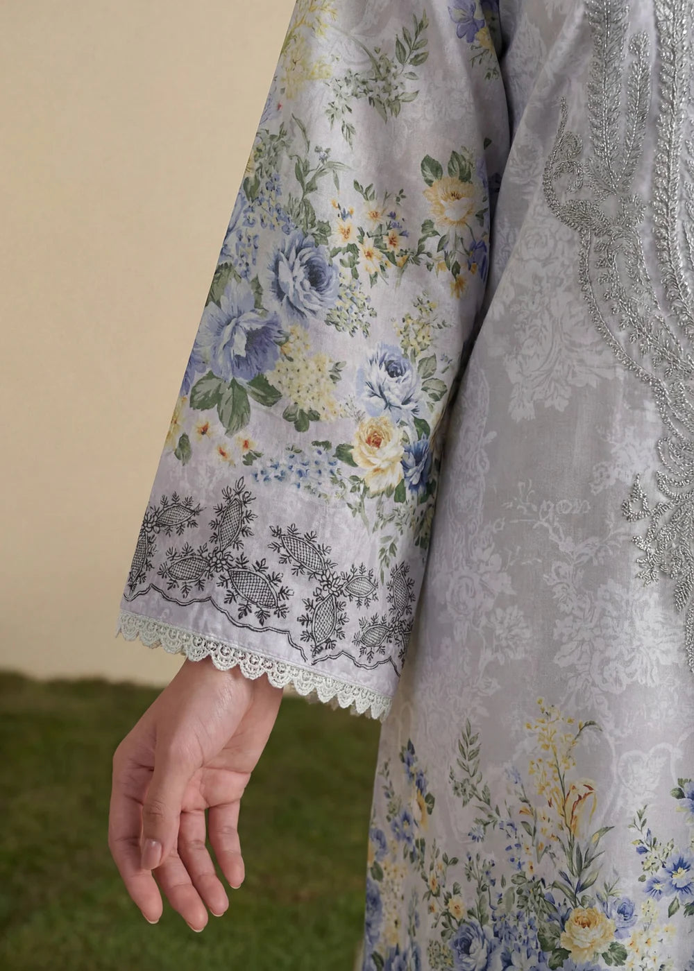 Zeenara-Lawn