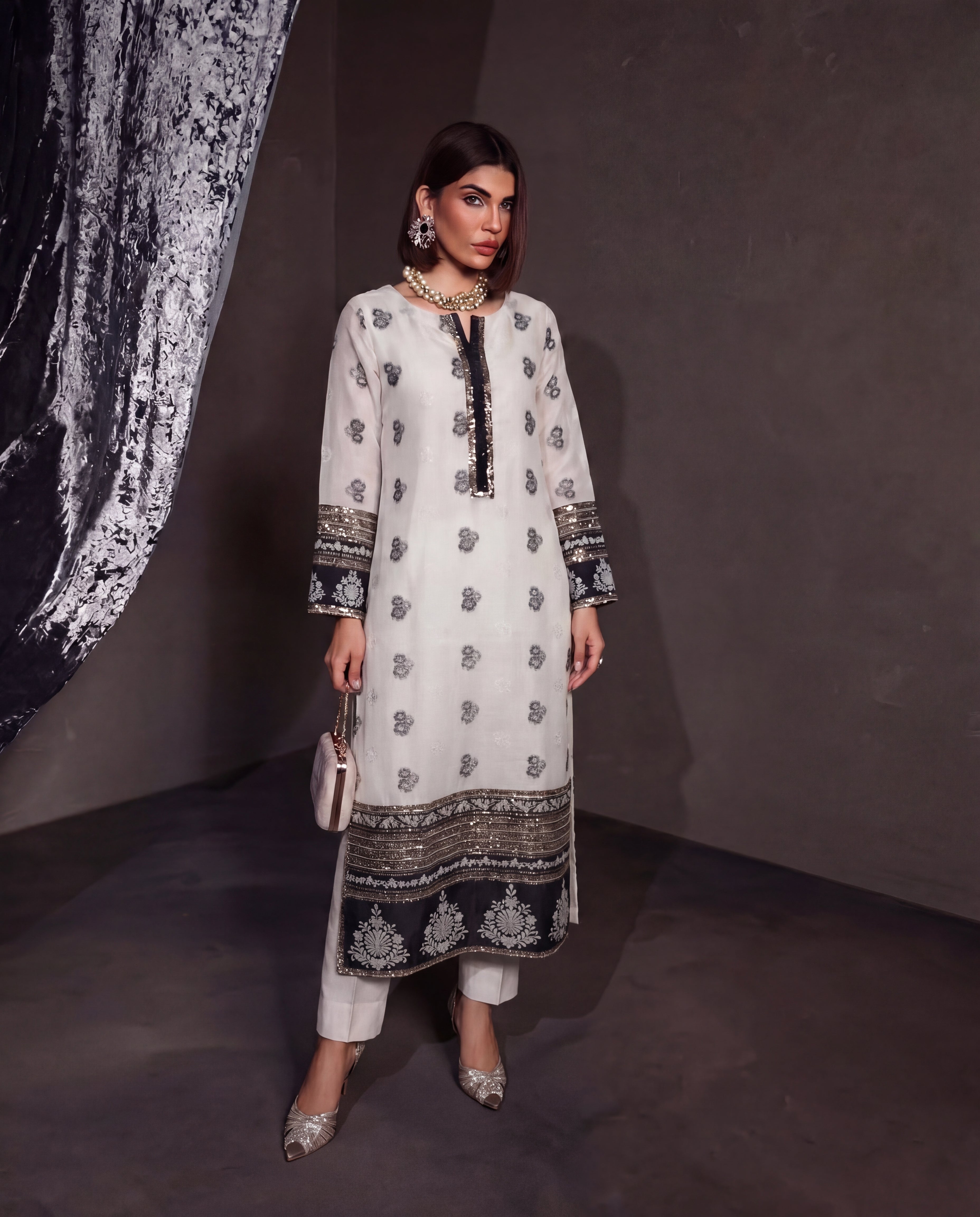 Dur-e-Shahwar – Premium Cotton Lawn Suit