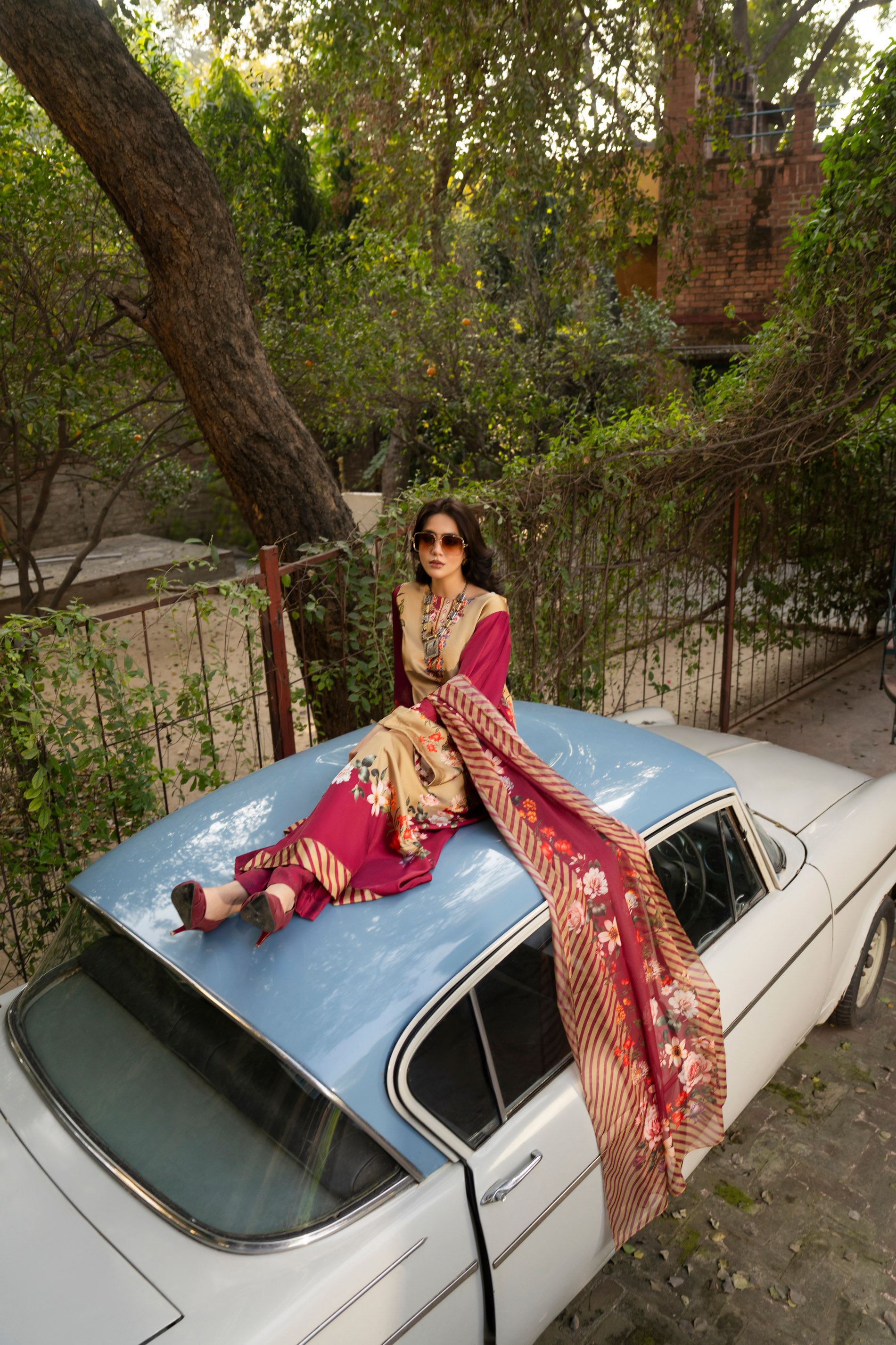 Karma Eliana - F-504 Beige & Maroon