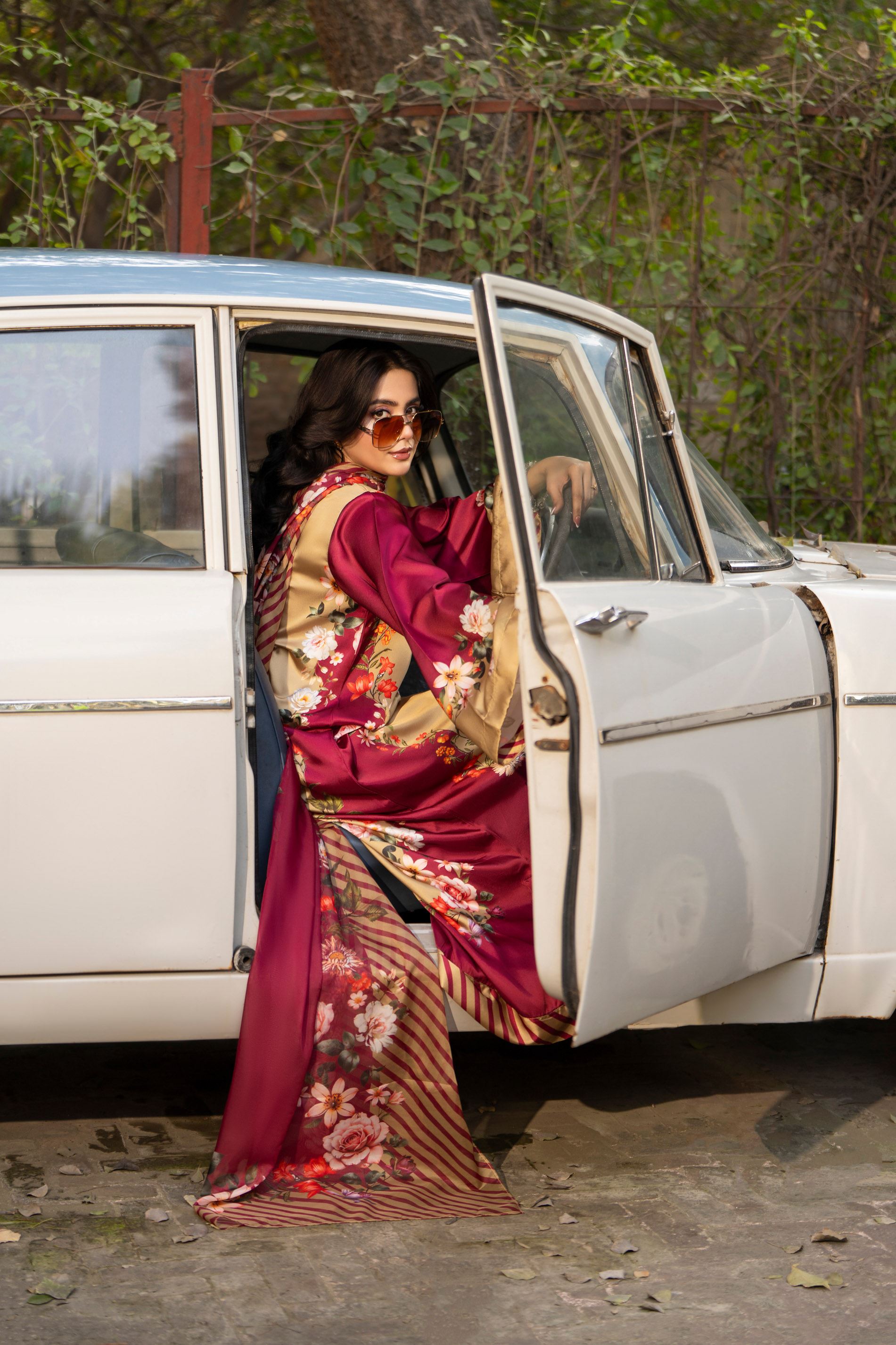 Karma Eliana - F-504 Beige & Maroon