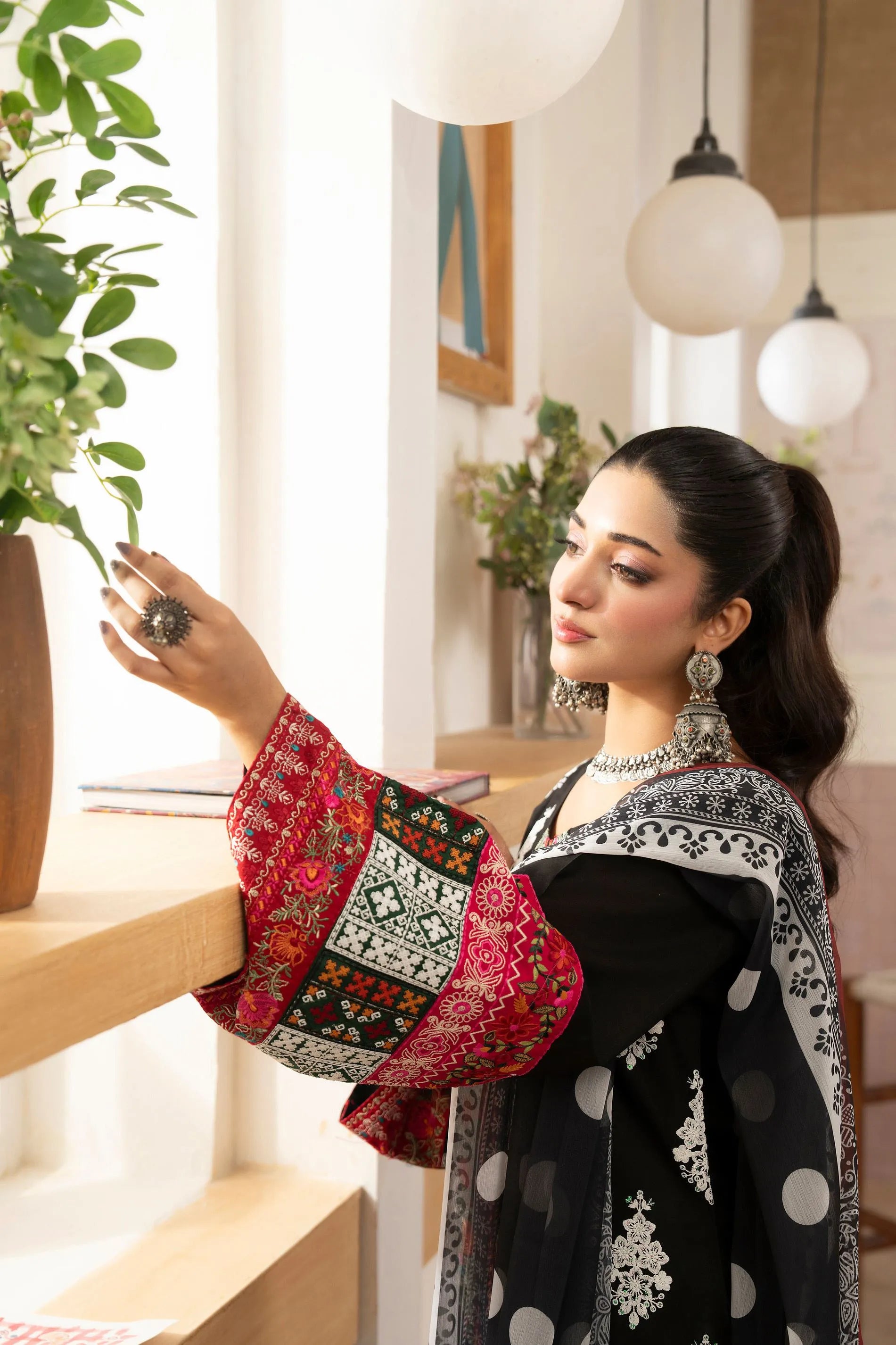 Karma Flora 1601 Rich Black
