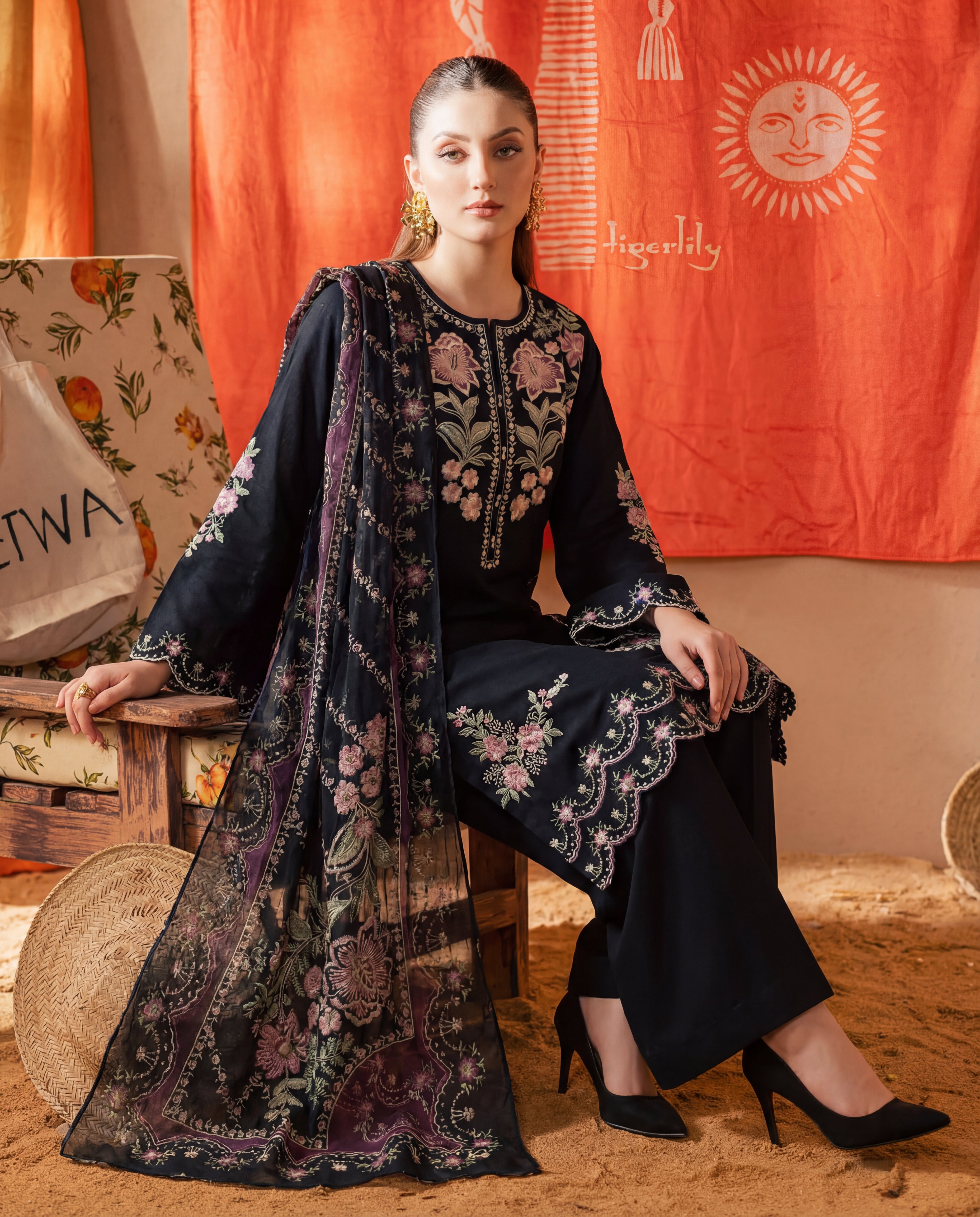 Breeze Black-Lawn