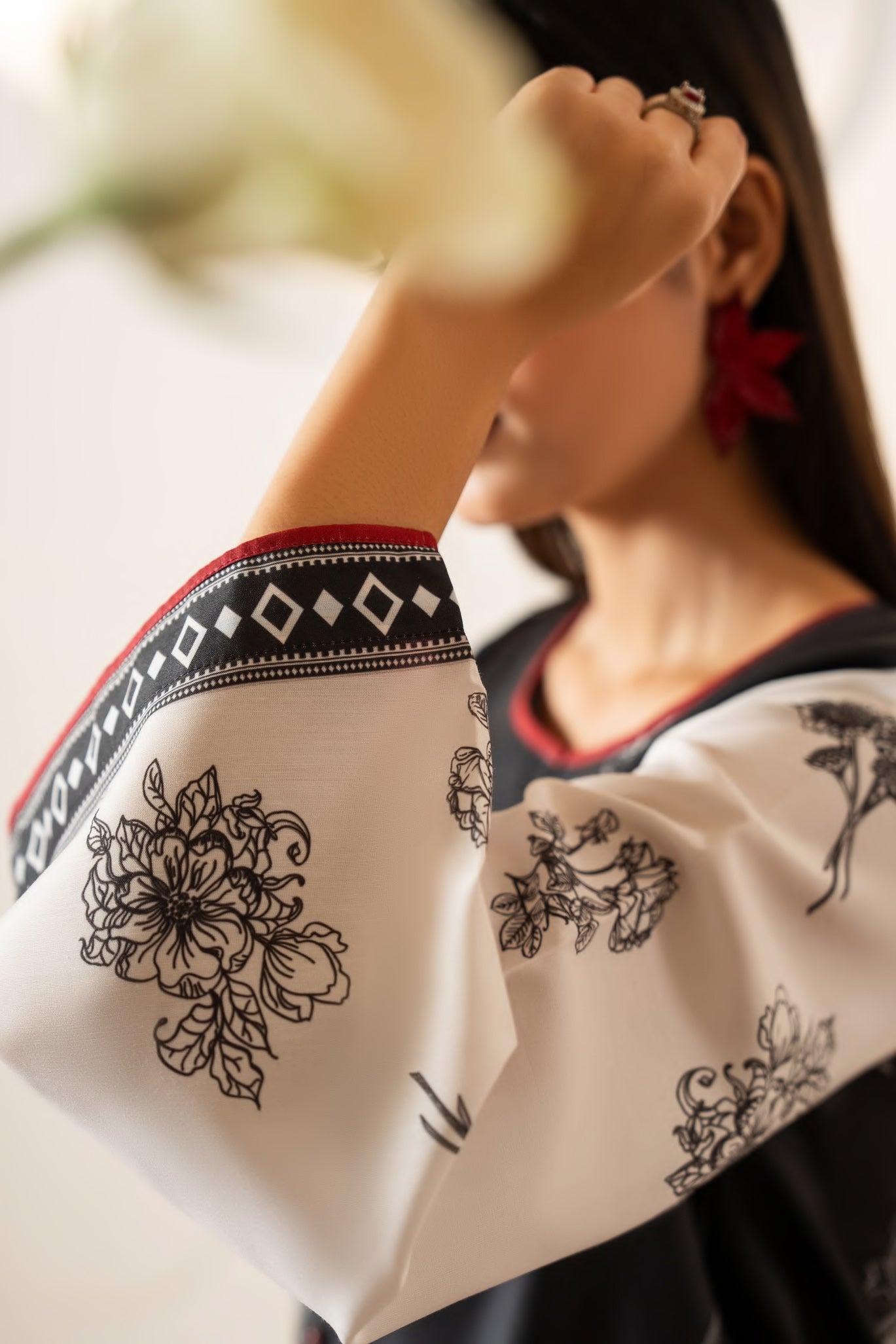 Casual lite - Monochrome Muse