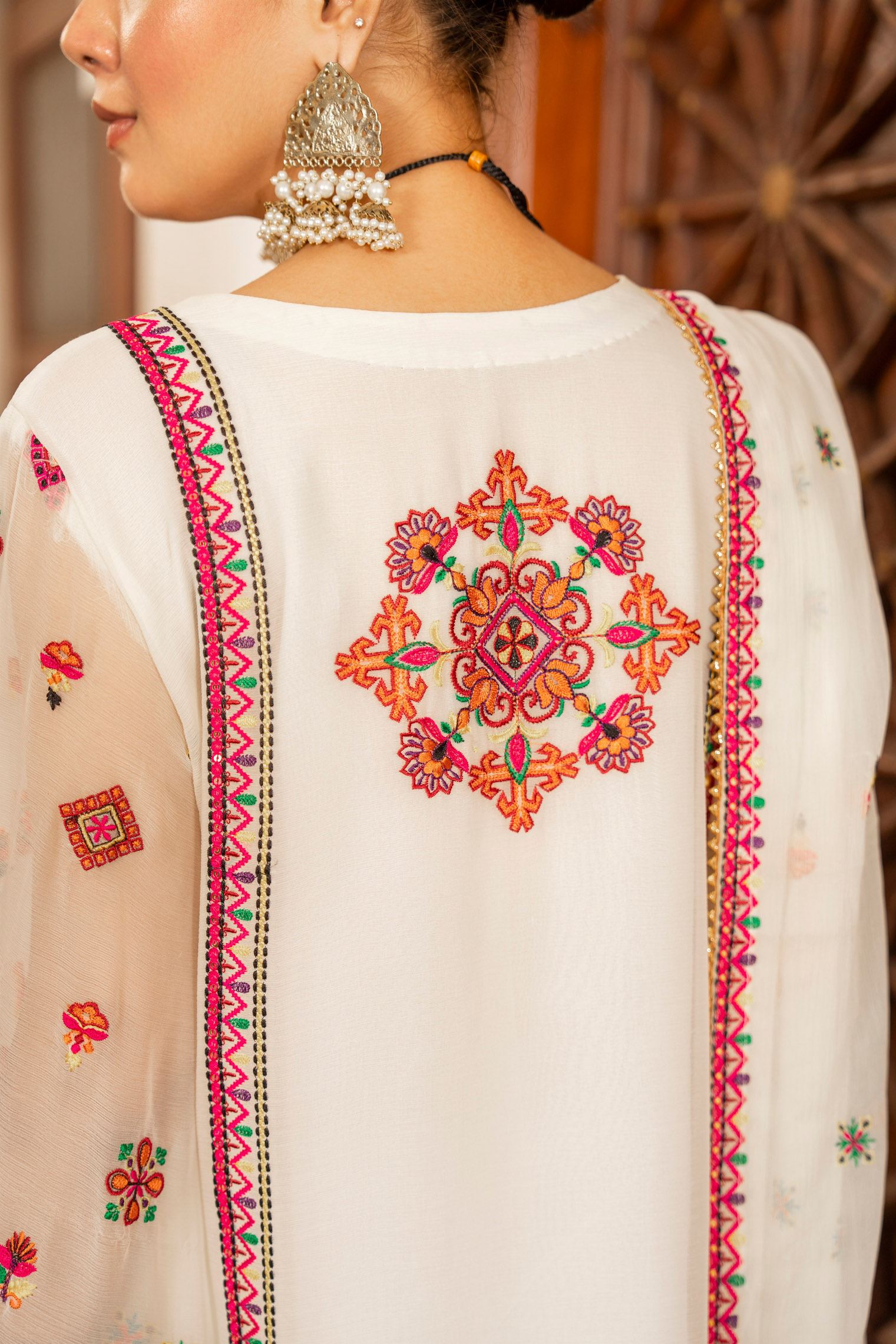 Karma Hayat - F-492 Chalk White