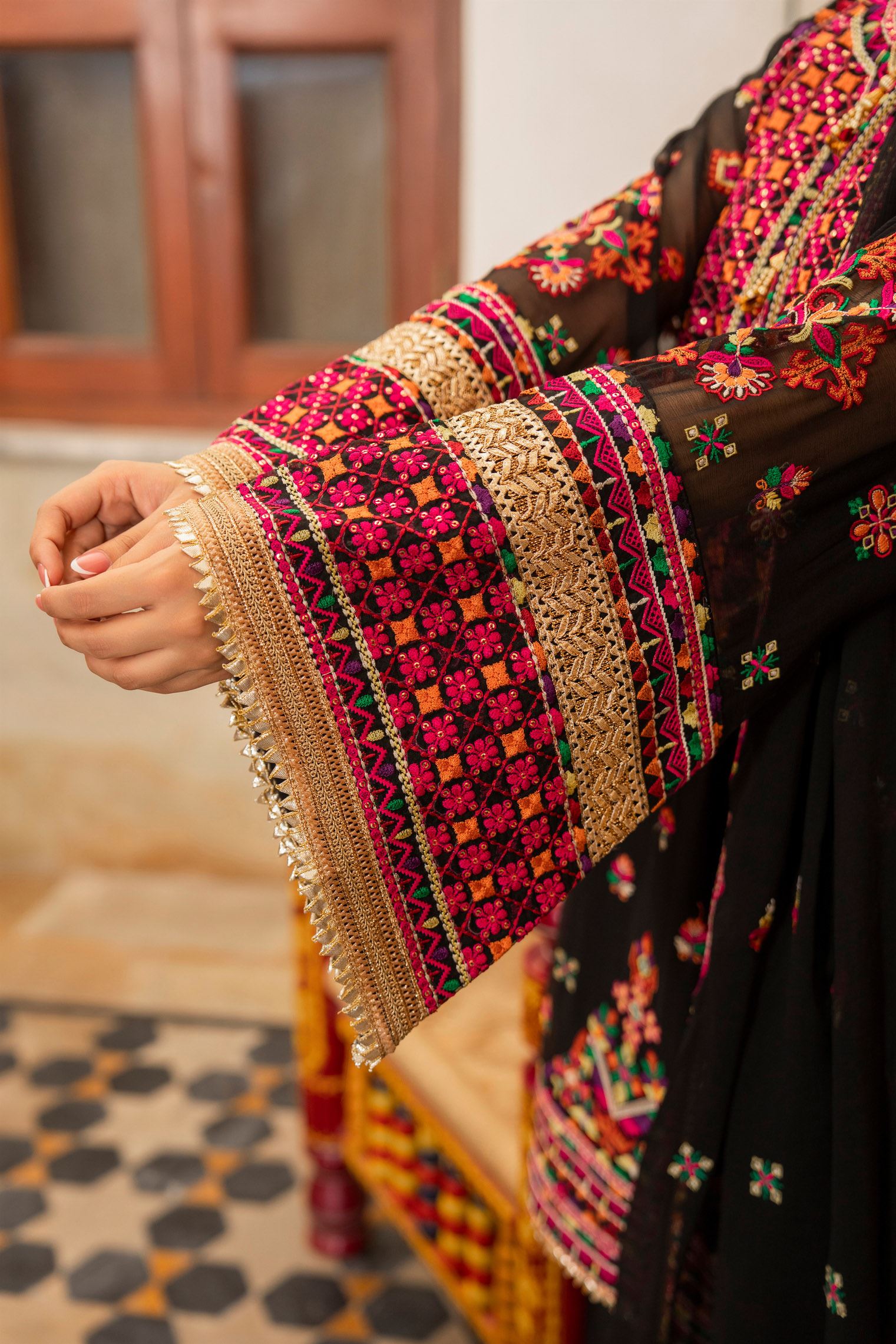 Karma Hayat - F-492 Pitch Black