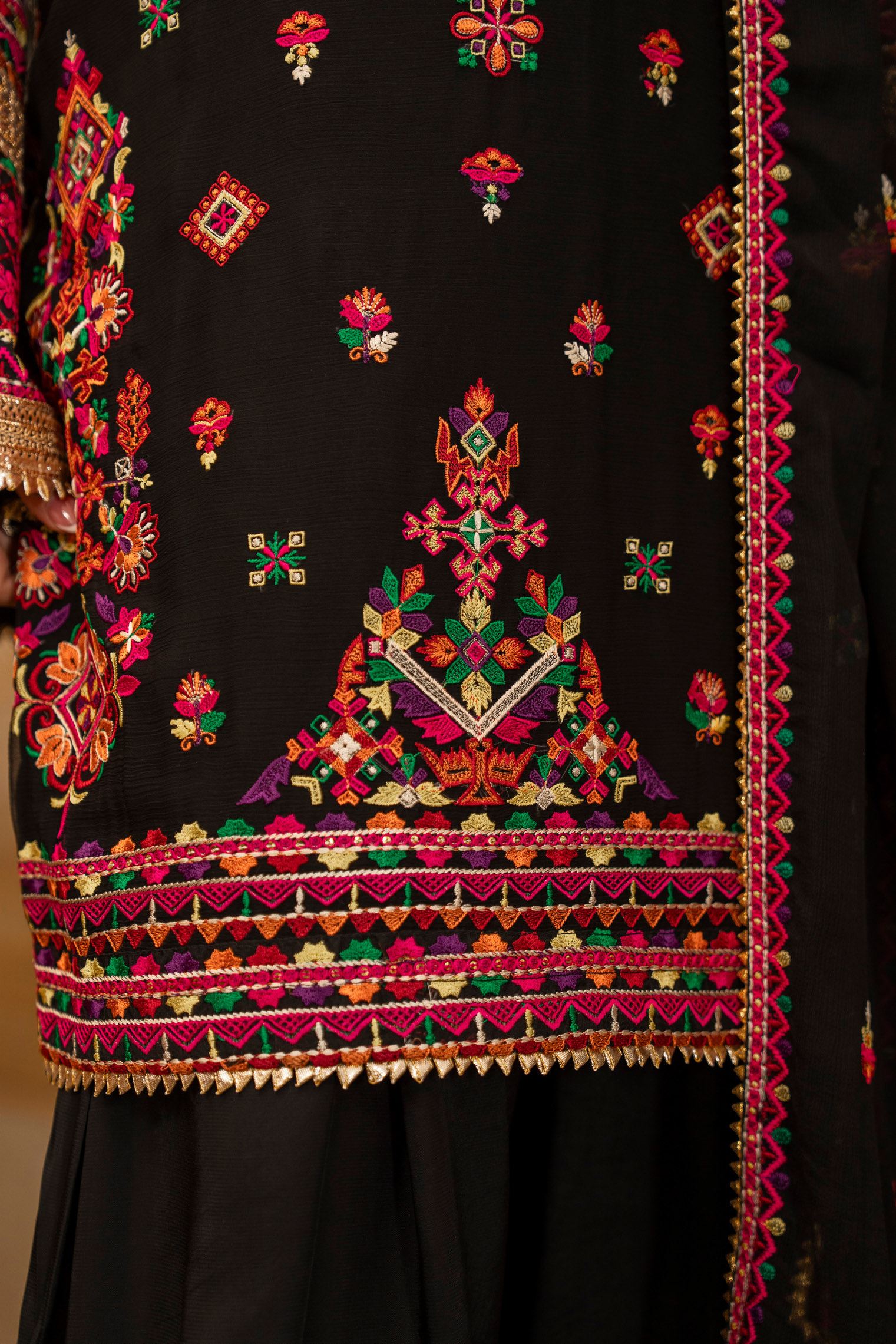 Karma Hayat - F-492 Pitch Black