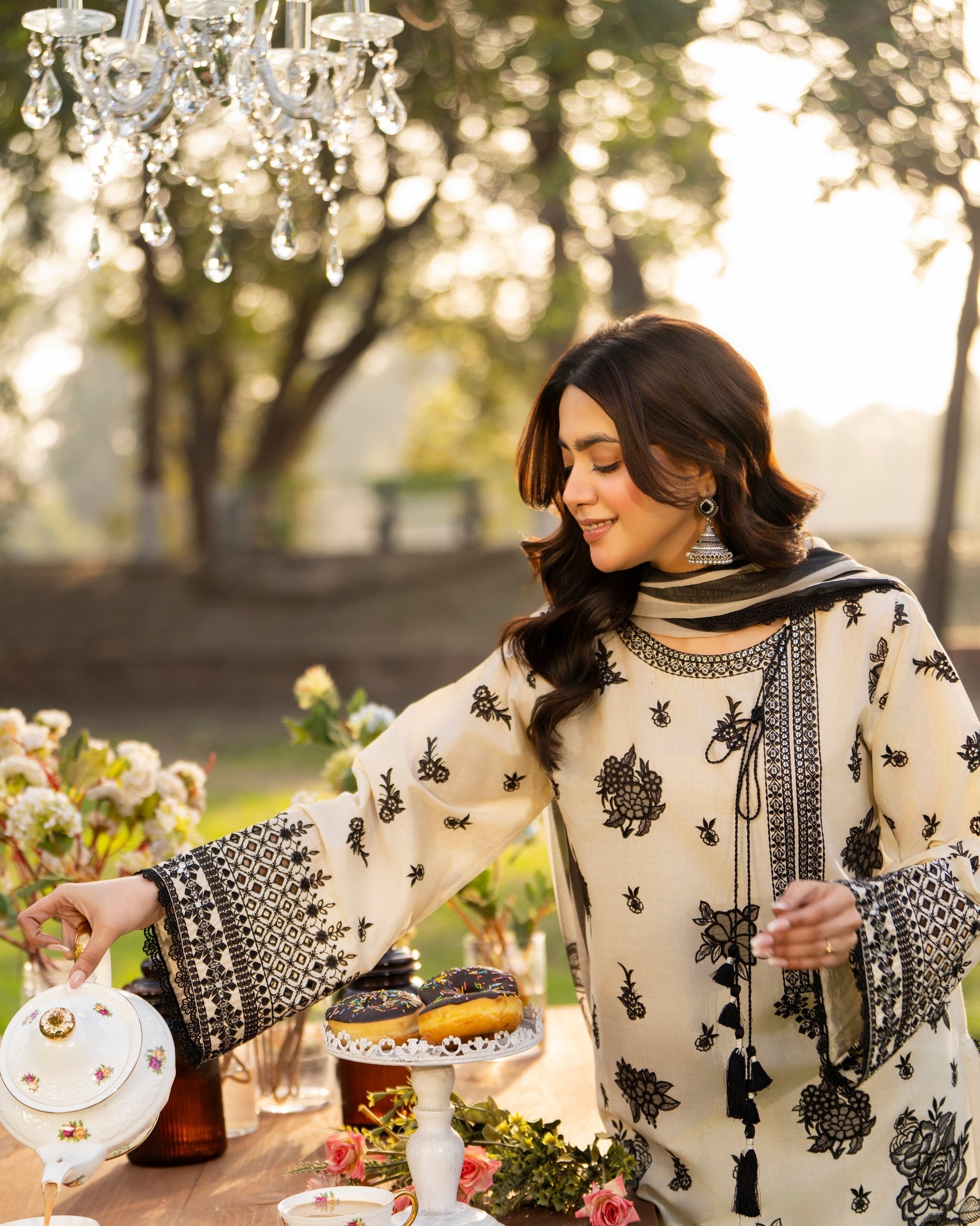 Karma Haya 1541 Monochrome