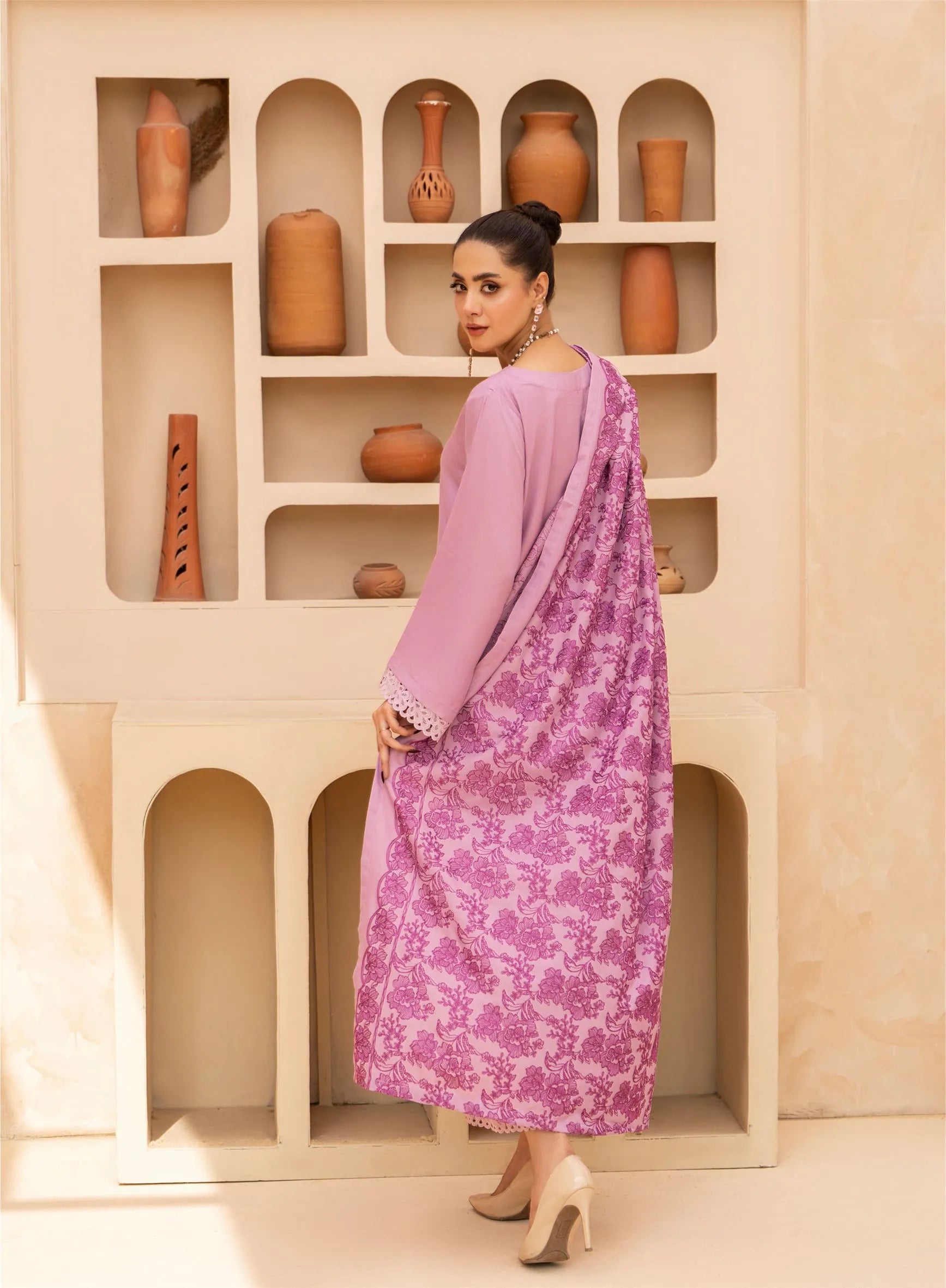 Shama-e-Husn - Raniya. H