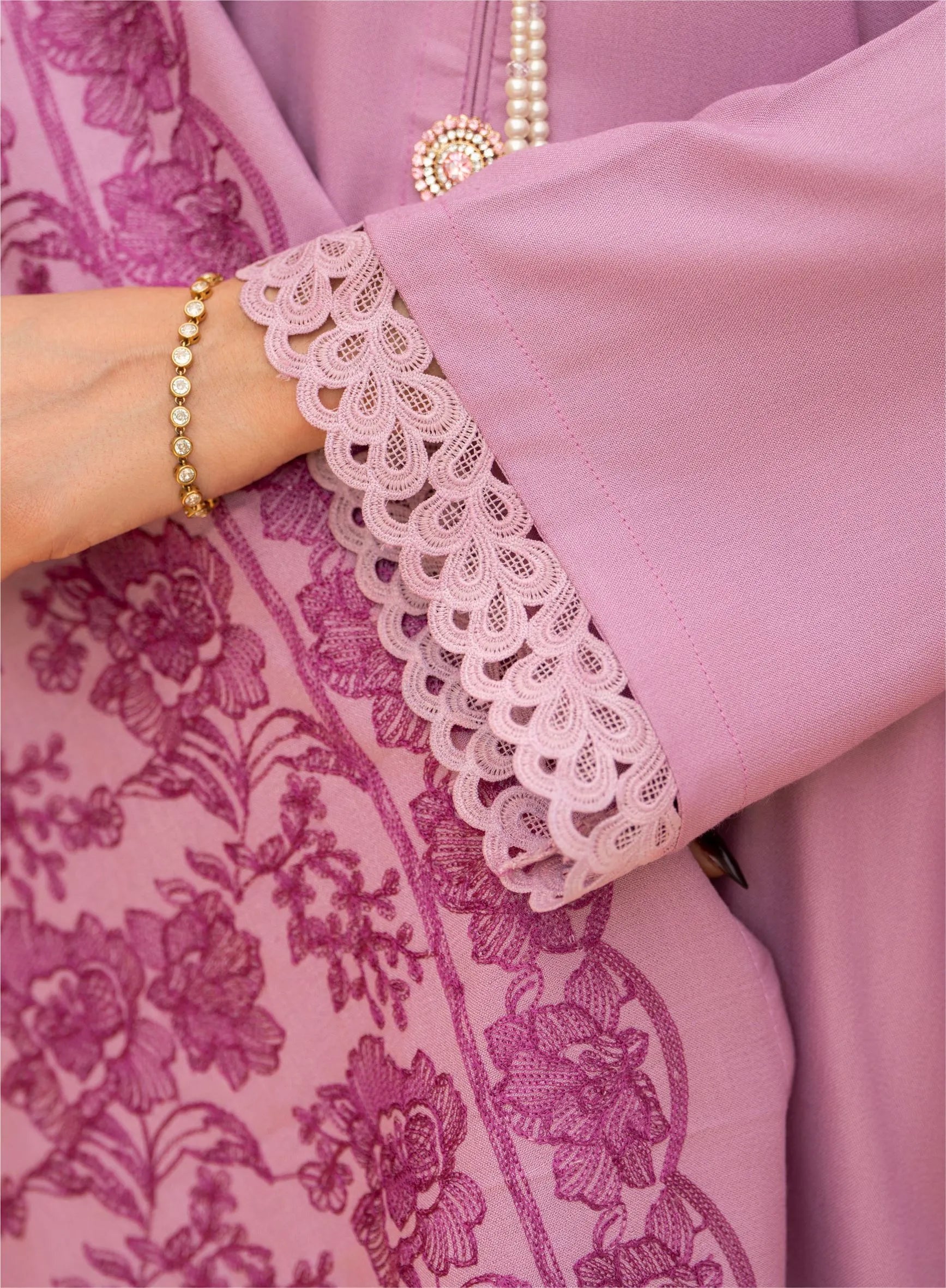 Shama-e-Husn - Raniya. H