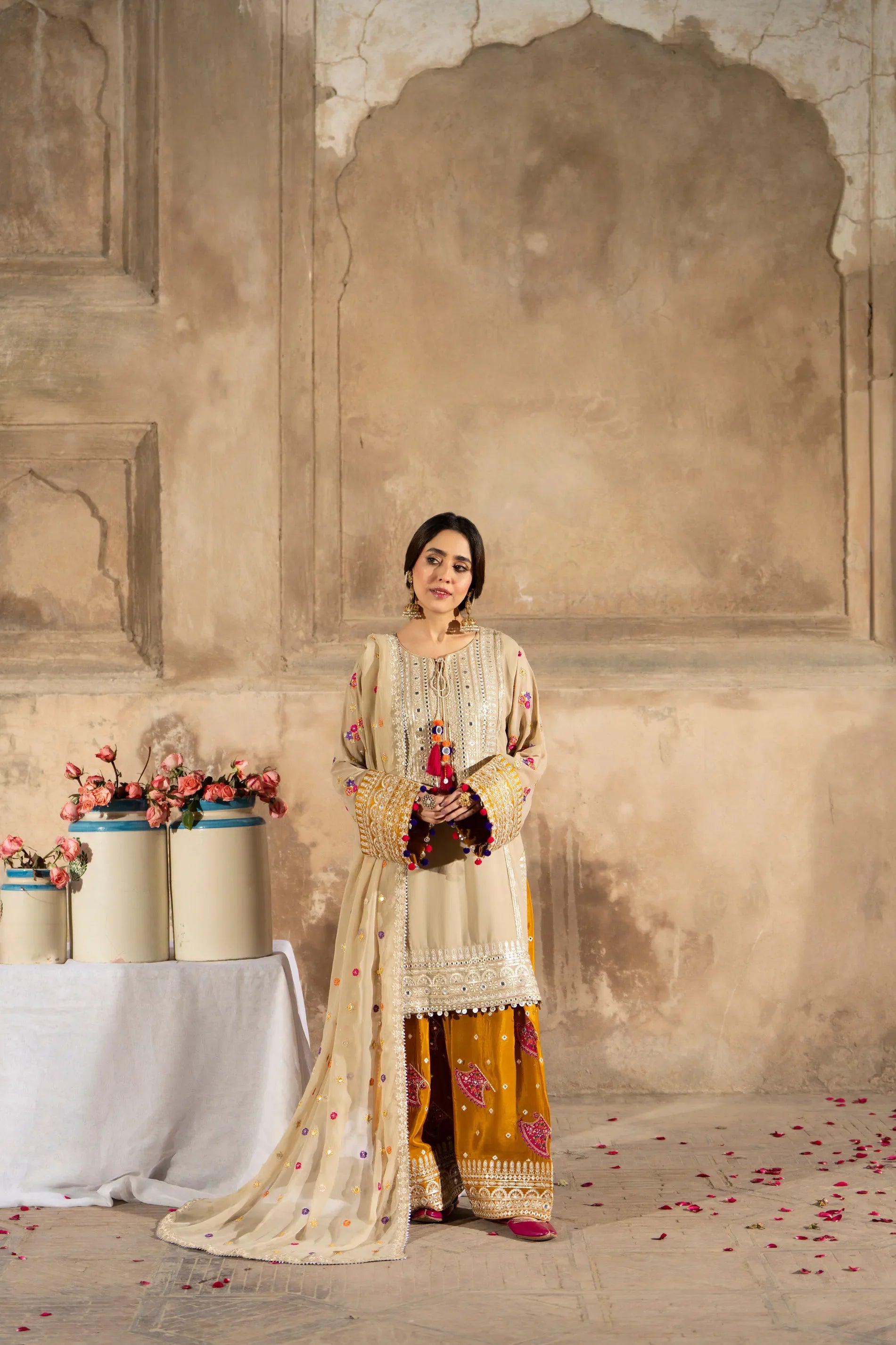 Karma - Saj Dhaj - F-526 Beige & Mustard