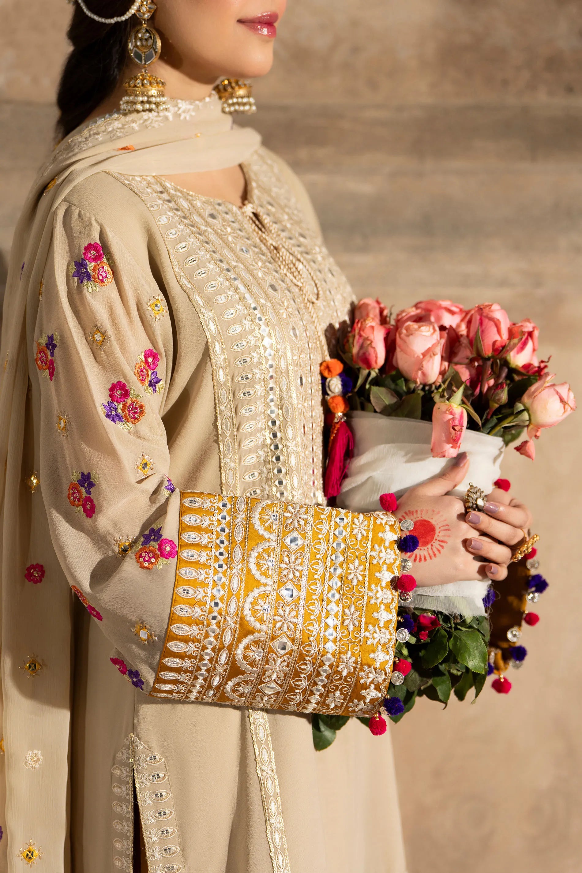 Karma - Saj Dhaj - F-526 Beige & Mustard