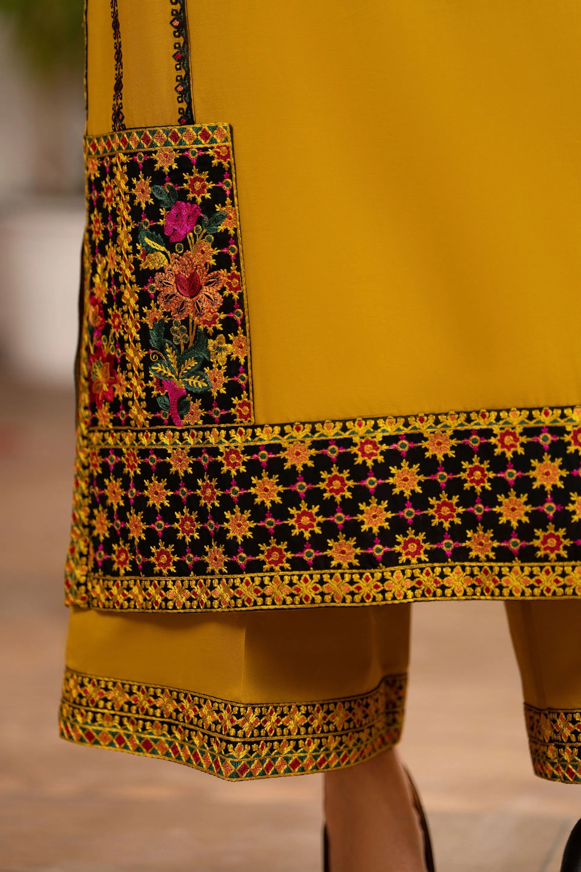 KC-1567- Saffron Folk